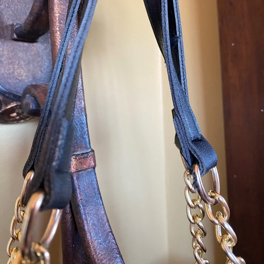 Betty Boop Black and Red Tote with Gold Tone Chain - Picture 3 of 16